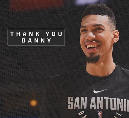 国足友谊赛战胜韩国展现新阵容（中国男足友谊赛击败韩国 新阵容亮相）