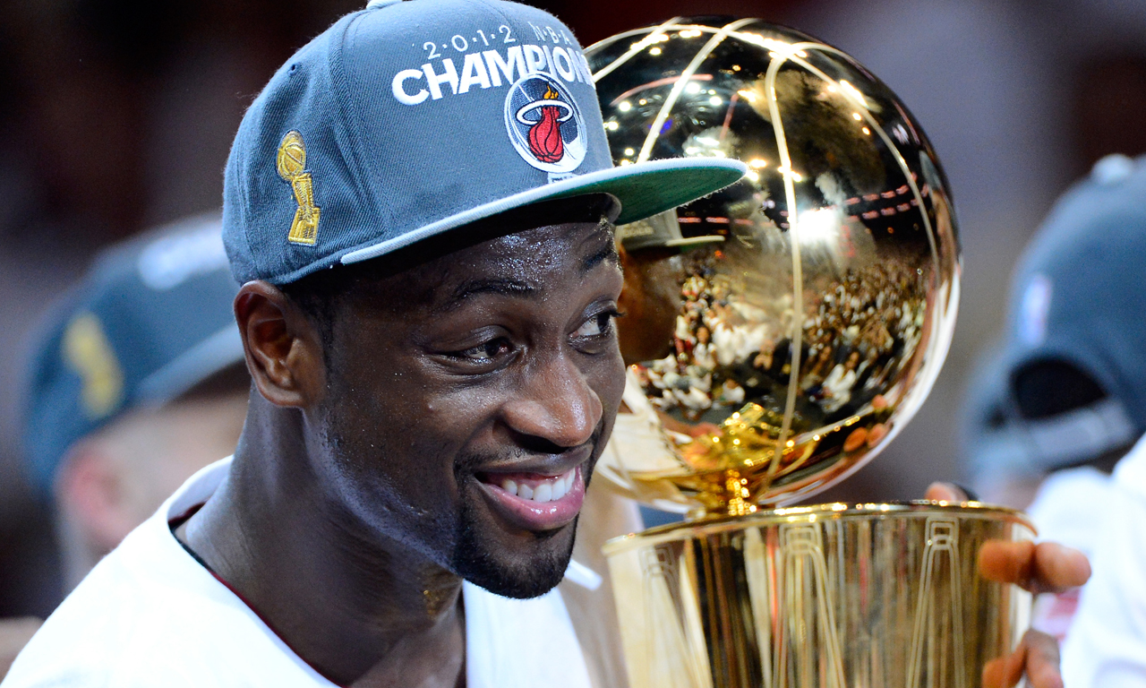 湖人官方发布：世界体操冠军能学会湖人啦啦队的舞蹈动作吗？（湖人官宣：体操世界冠军能否学会湖人啦啦队的舞步？）