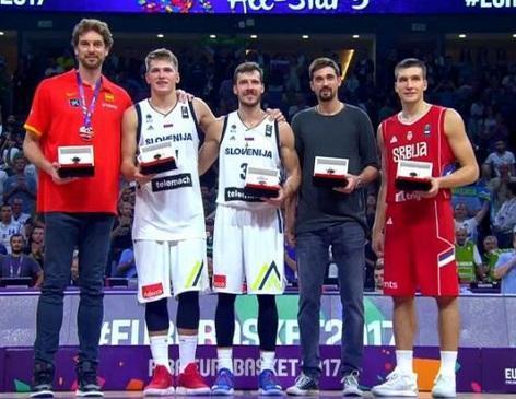 大连英博向上海海港发贺信：祝贺海港夺得2025赛季中超冠军（大连英博发贺信祝贺上海海港加冕2025中超冠军）