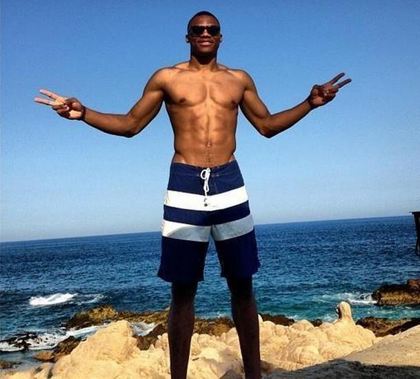 维克多·穆尼奥斯：重拾进球感觉，点燃奥萨苏纳的希望之火（维克多·穆尼奥斯找回进球手感，重燃奥萨苏纳的希望）