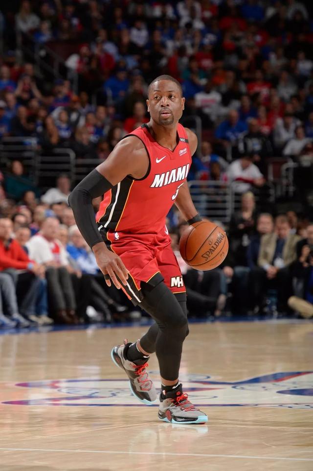 马特拉齐：罗纳尔多是梅西和C罗的结合体，我从不直接防守他（马特拉齐称罗纳尔多集梅西与C罗之长：我从不正面对位他）